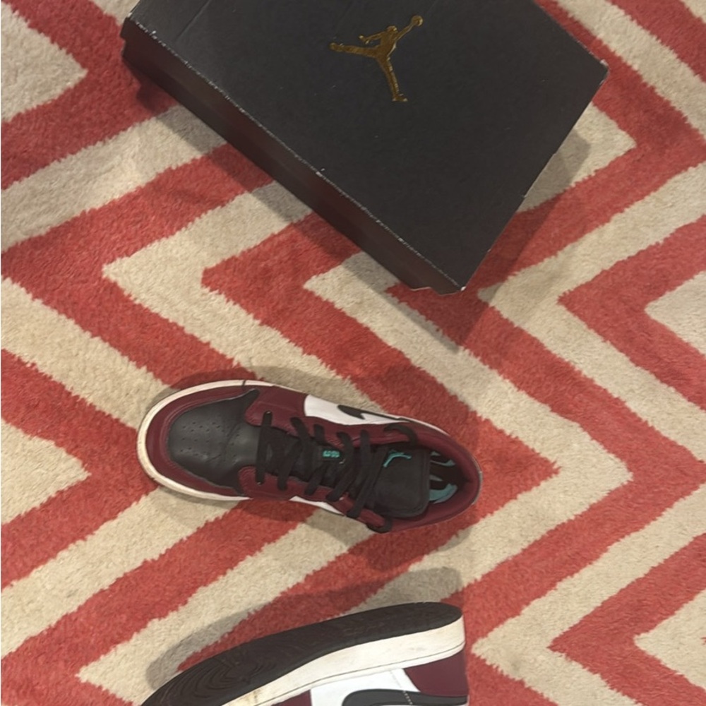 Jordan 1 Low “Dark Beetroot”
